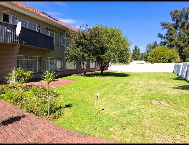 3 BEDROOM FLAT FOR SALE IN THREE RIVERS PROPER
